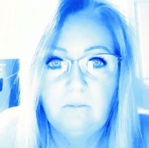 Meet your Posher, Monique